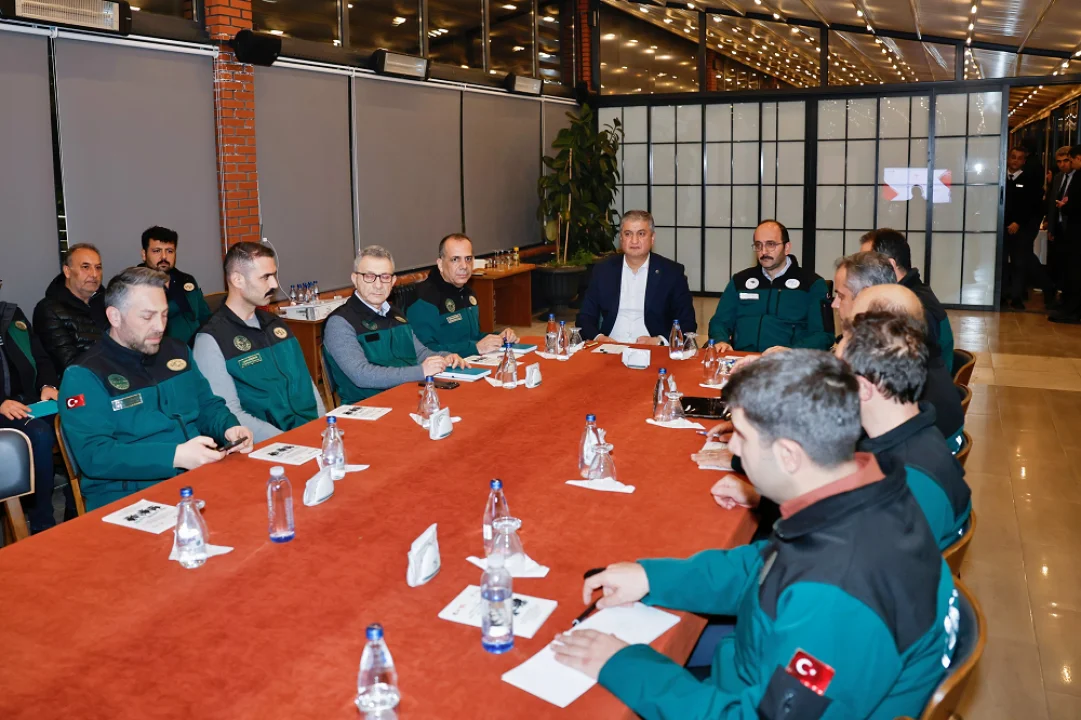 Adana Valisi Mustafa Yavuz’dan Baraj Mesaisi: Kontrollü Tahliye ve Kritik Uyarılar!